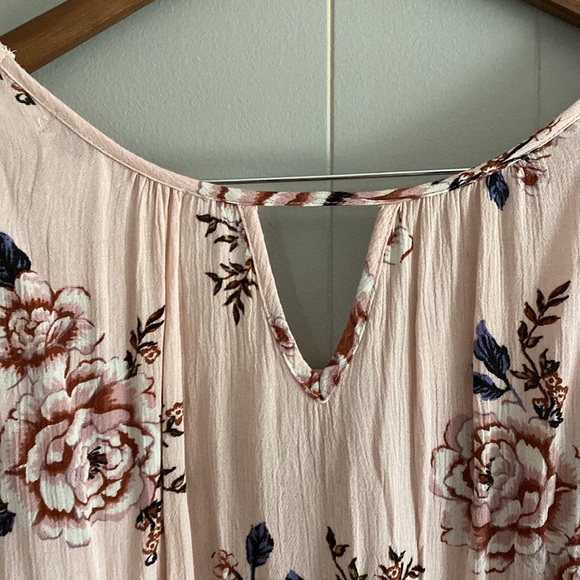 Gypsies & Moondust floral cold shoulder 3/4 sleeve top size L - Picture 6 of 7